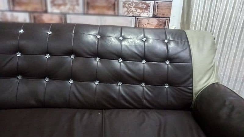 5 seater sofa set availble for sale 8