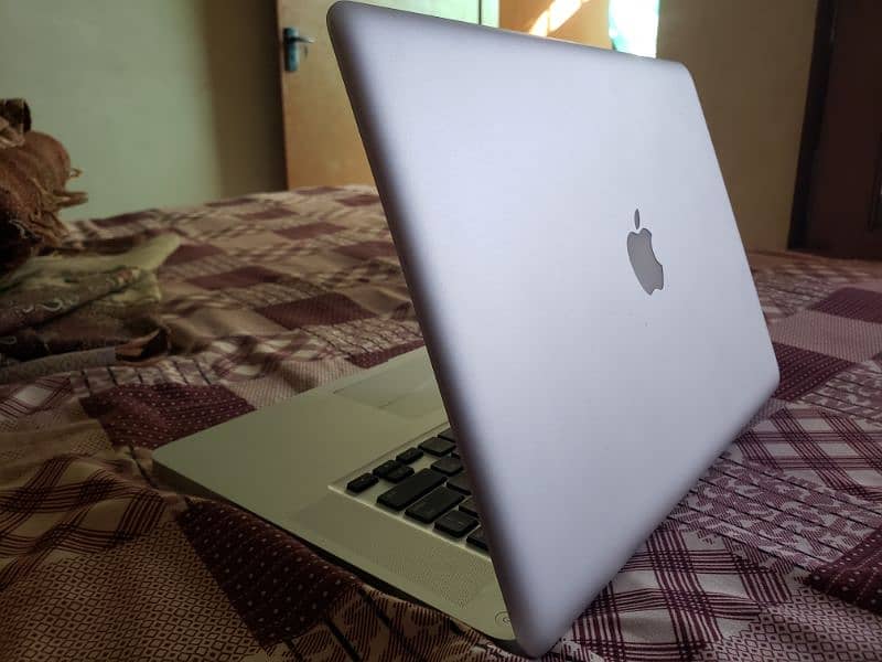 Macbook Pro 2012 i7 3rd gen 16 Gb Ram 160 GB Rom 0