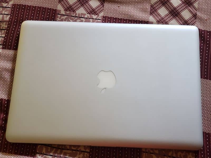 Macbook Pro 2012 i7 3rd gen 16 Gb Ram 160 GB Rom 9