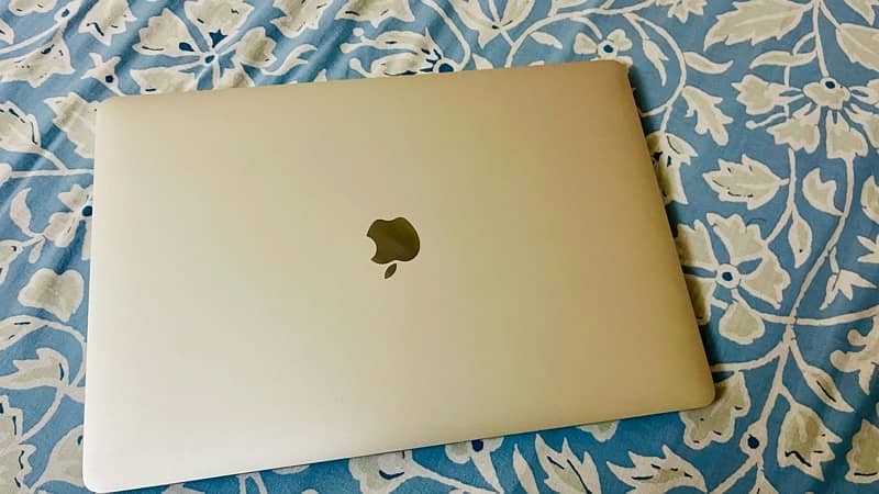 MacBook Pro 15-inch 2019 4