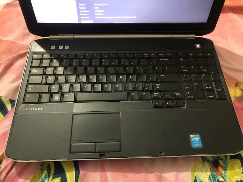 Dell Latitude E5520 i7 2nd Generation 1