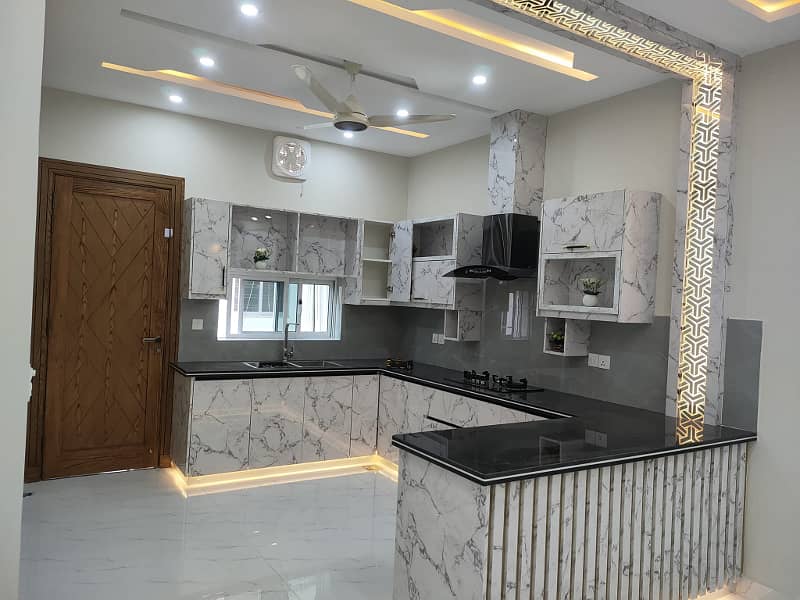 3 Bed Neat And Clean Portion Available for Rent in Gulraiz 4