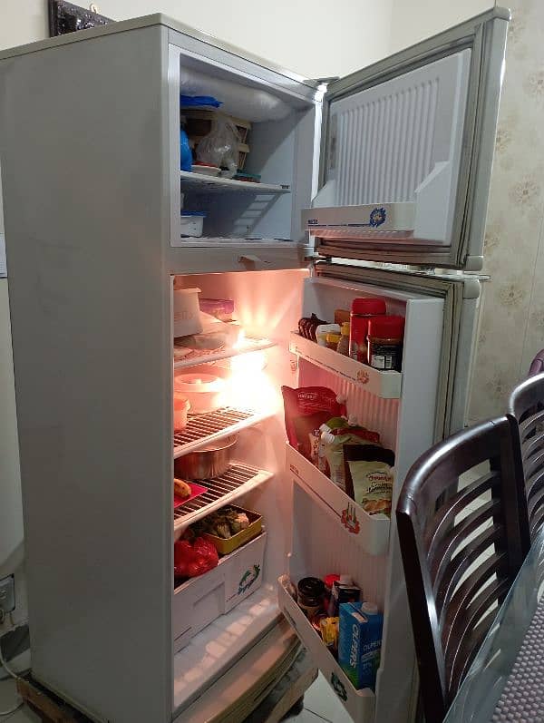 Pell Fridge for sale in good condition at reasonable cost 2