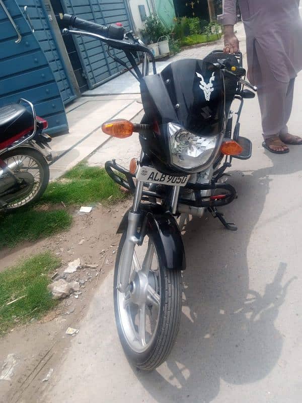 Suzuki motorcycle new condition 1