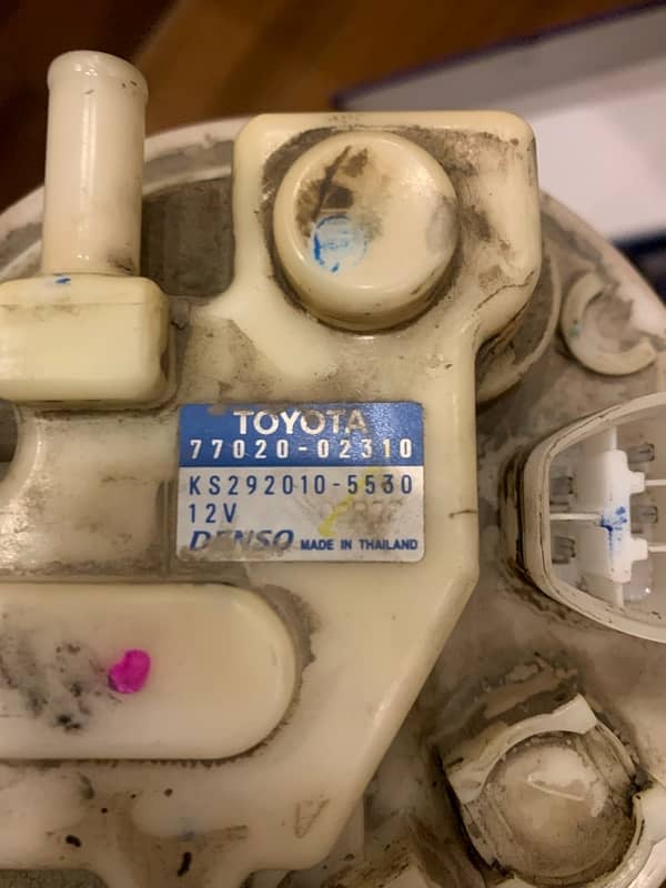 Toyota Corolla Fuel Pump Assembly Original 1