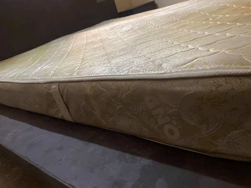 diamond company mattress for sale condition bht achi 0