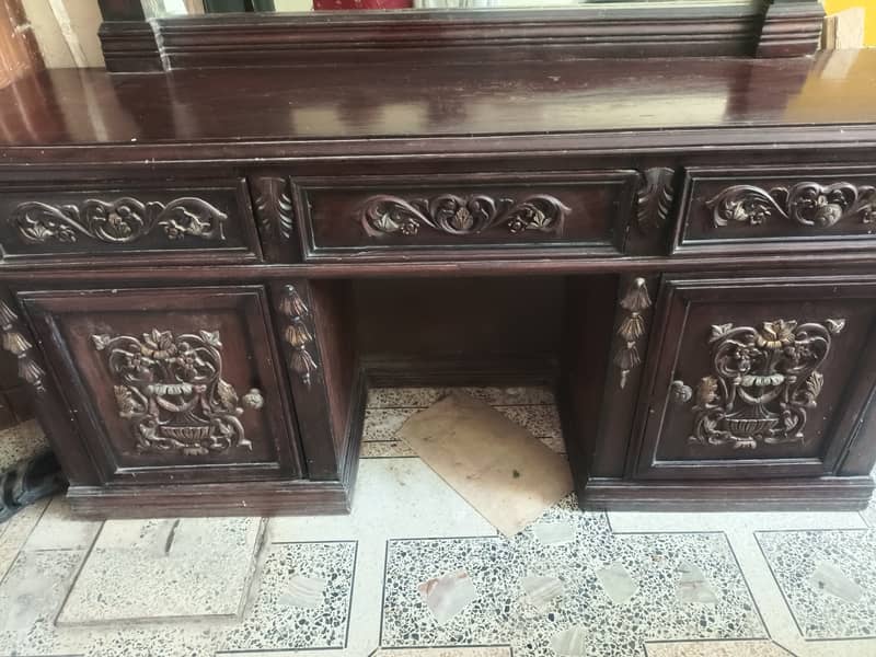 Large chinyoti wooden dressing table 2