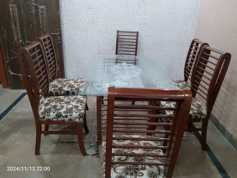 dining table + chairs 4