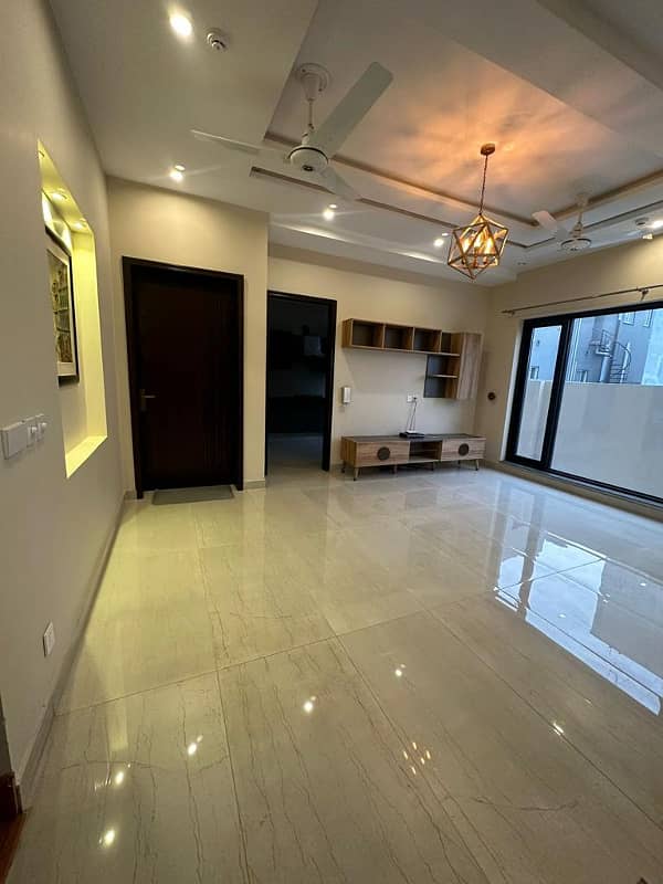 Exceptional Comfort Beautiful 10 Marla House For Rent In DHA Phase 5 30