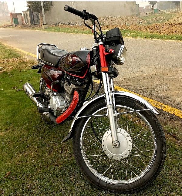 Honda CD 125 Red 8