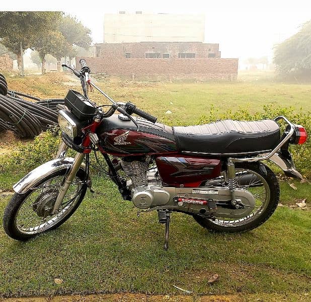 Honda CD 125 Red 10