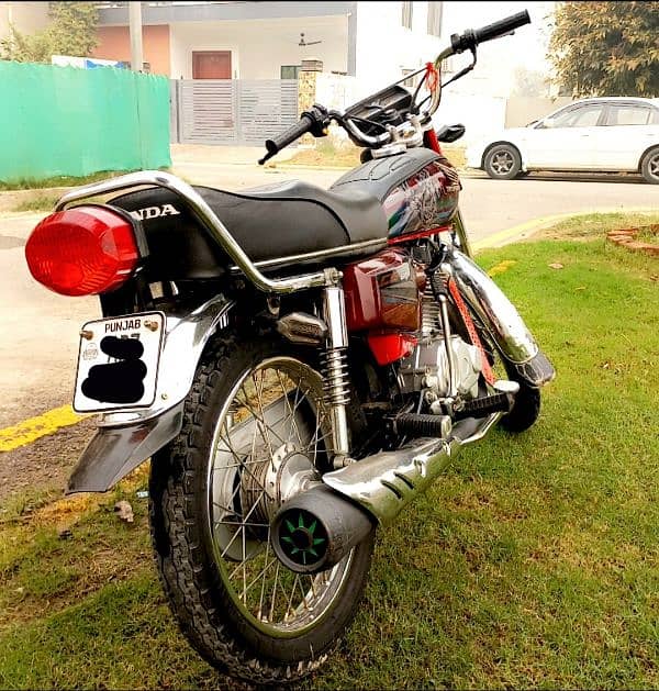 Honda CD 125 Red 11