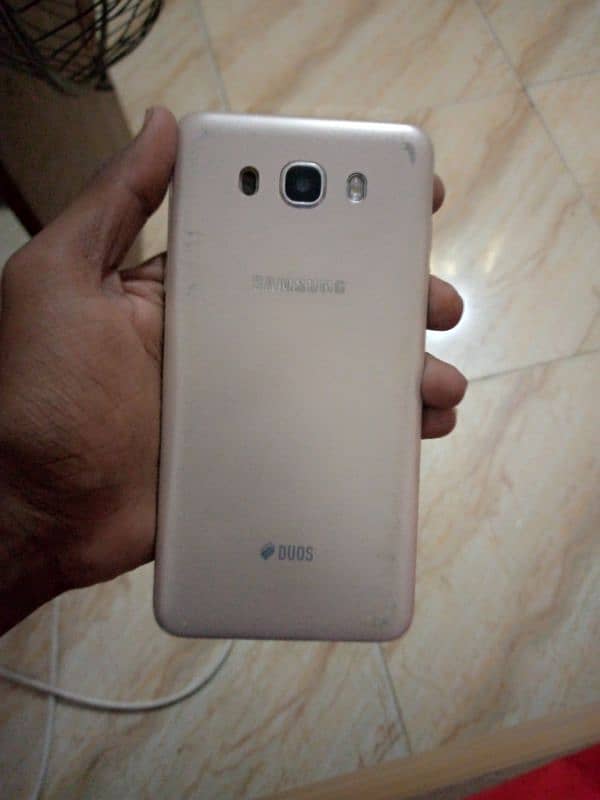 Samsung Galaxy J7 0