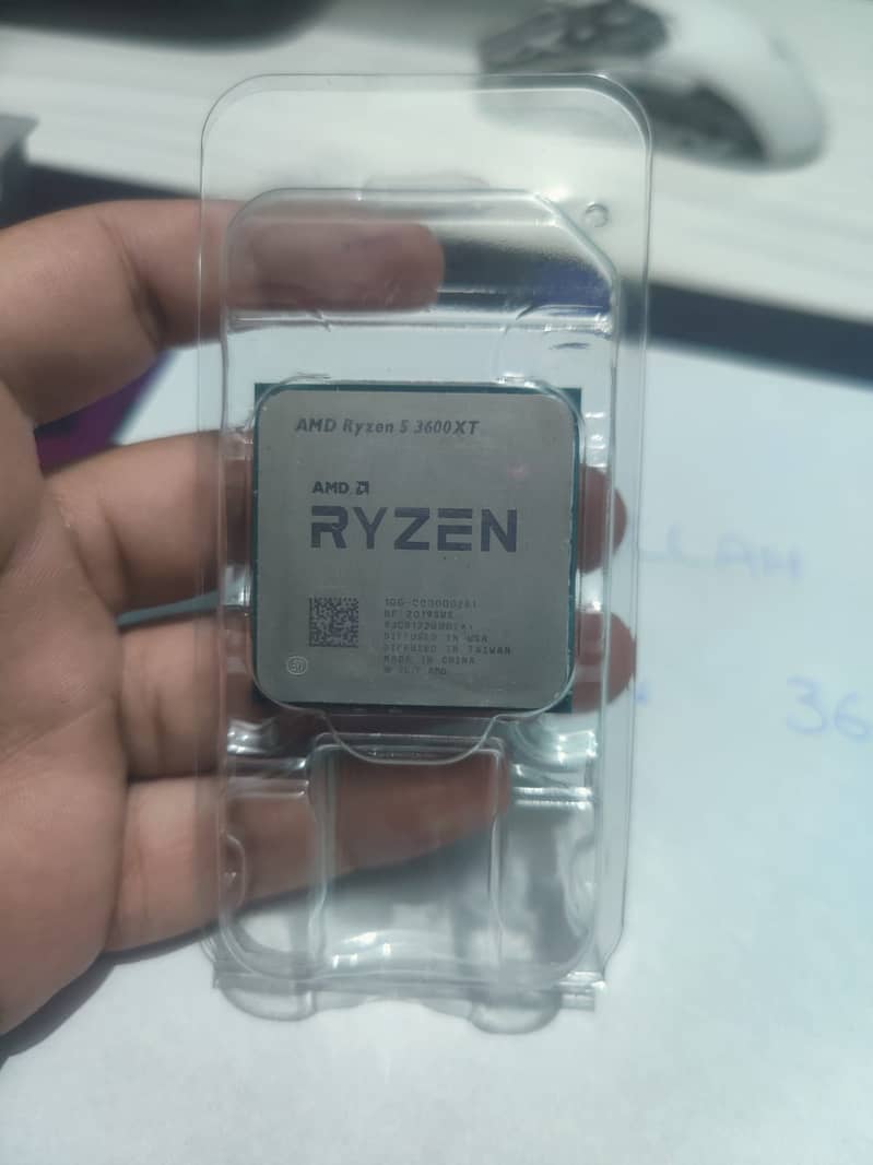 Ryzen 5 3600xt with Cooler and Box 0