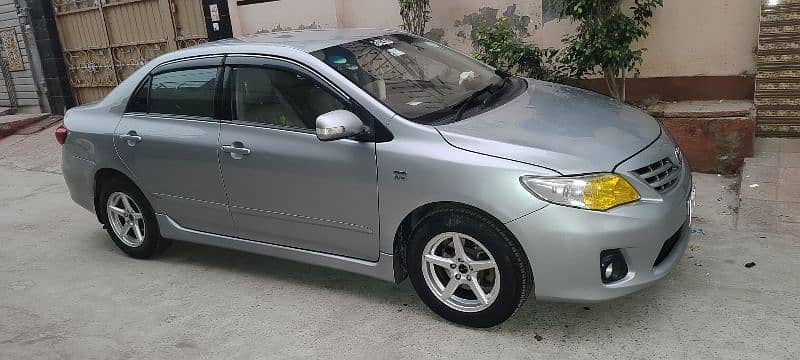 Toyota Corolla Altis 2012 1