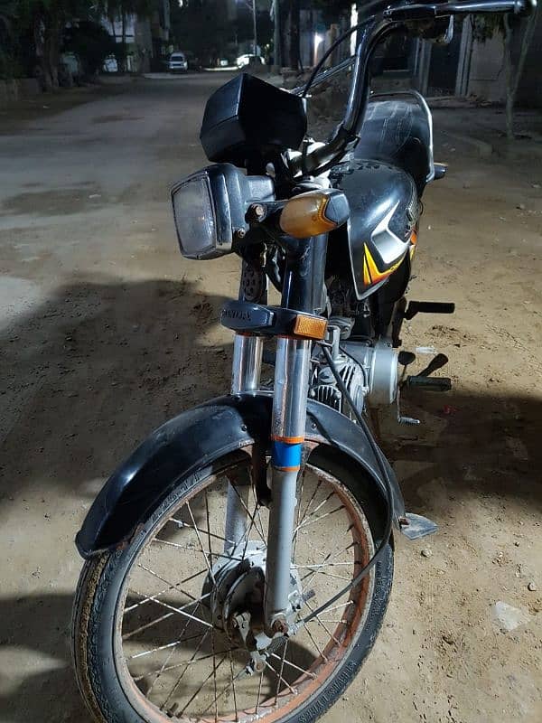 Honda CD 70 model 2022 Karachi 1st owner 4