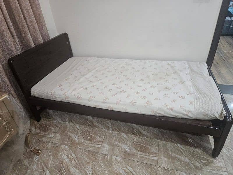 Wooden Single Bed With Mattress 4