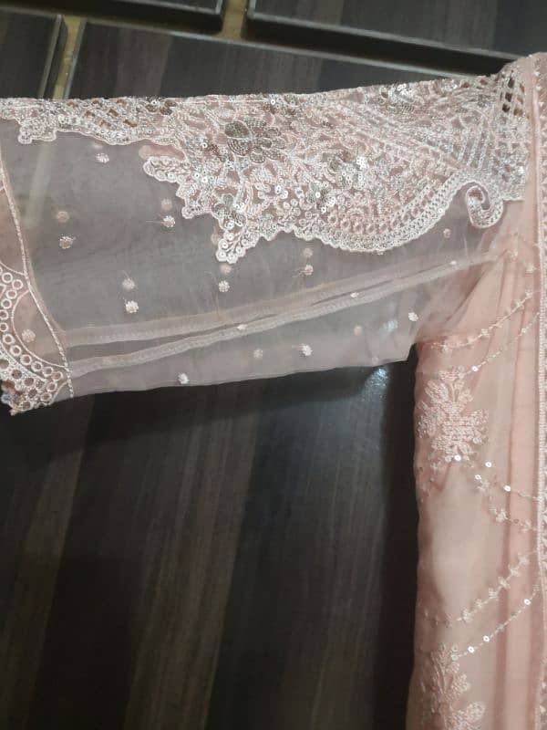 Beautiful wedding dress for sale 8