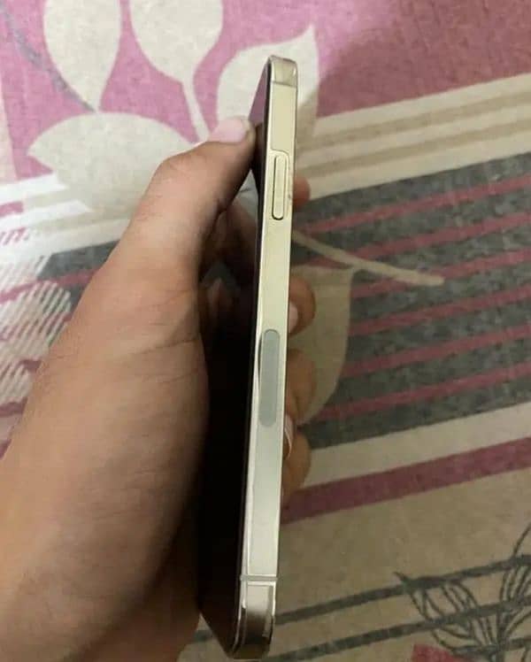 iphone 12 pro factory lock 10/10condition 3