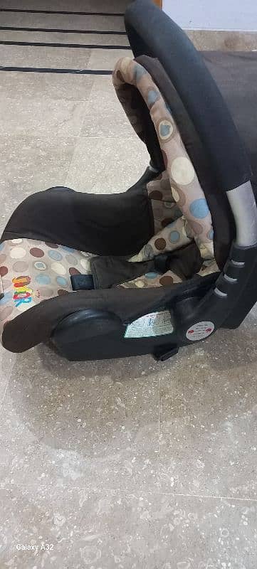 Car seat / baby carrier / kids car seat 1