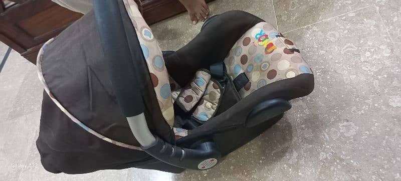 Car seat / baby carrier / kids car seat 2