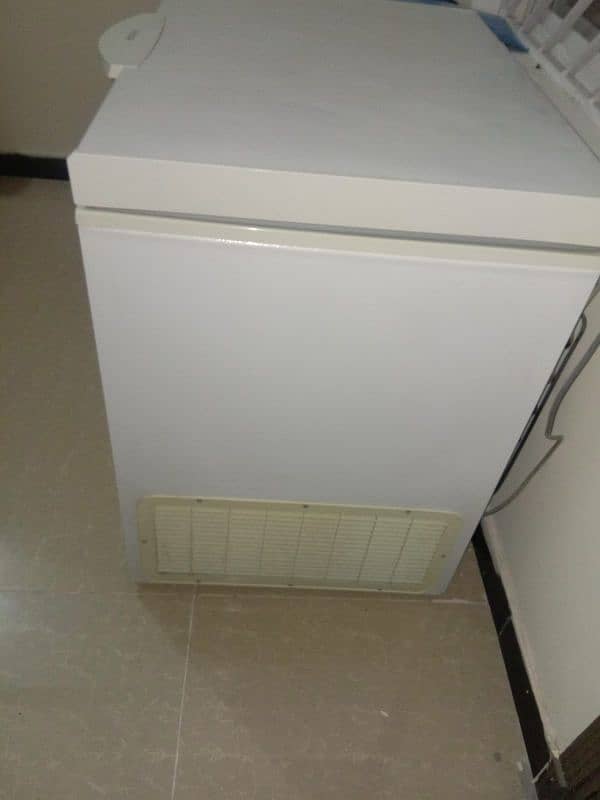 Dawlance freezer with energy saver technology 6