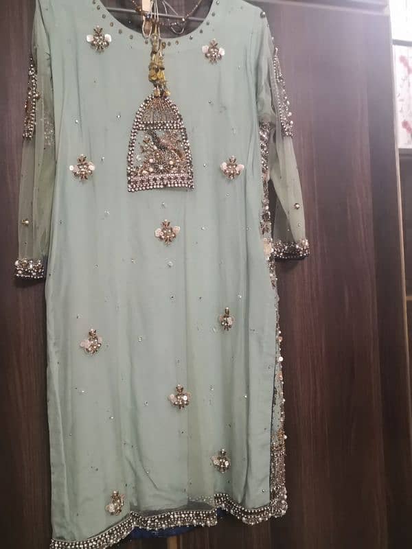 Beautiful wedding dress for sale 4