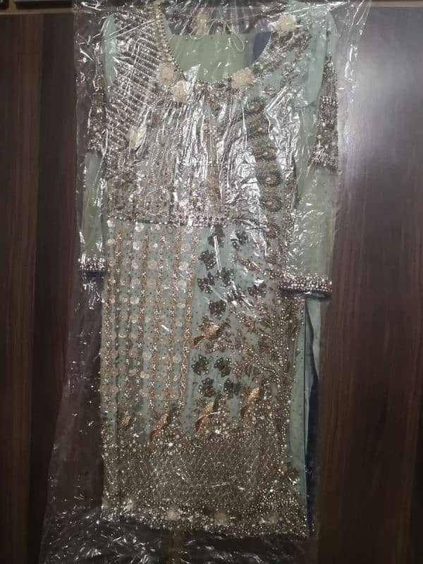 Beautiful wedding dress for sale 6