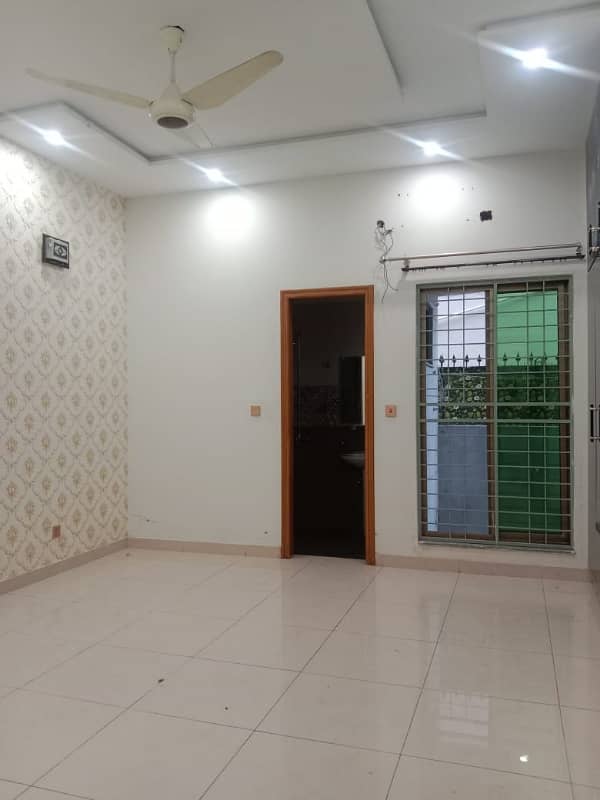 10Marla Like Brand new House in Dha Phase 8 For rent Direct approach to ring road and Allama iqbal air port 3