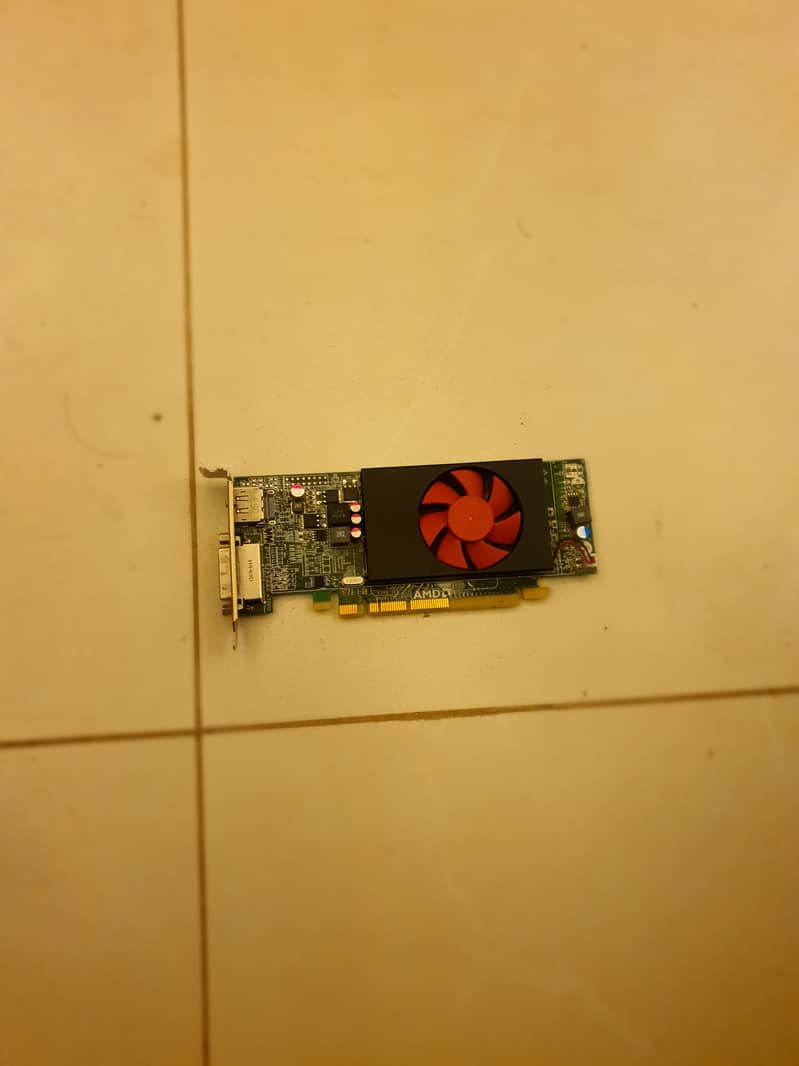 AMD RADEON R5 240 1GB DDR3 64BIT 2300 5