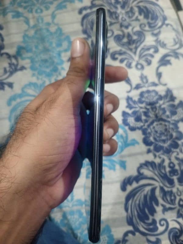 Oppo f17 pro 1