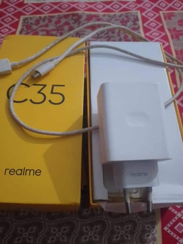 c35 realme 4+4 8/128 nice condition 5