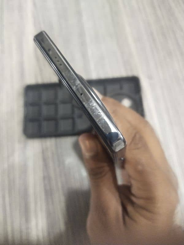 Tecno camon 30 8+8 256gb 3