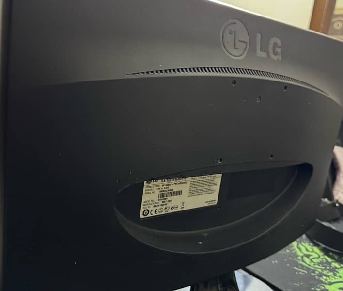 LG 19 inches monitor LCD for Computer 2