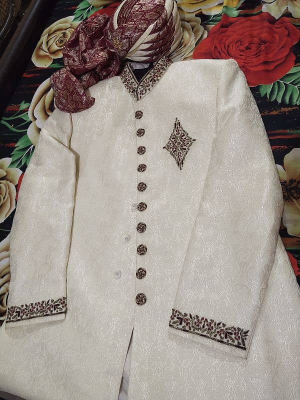 sherwani with kullah . . new condition 10/10 only one time used 6