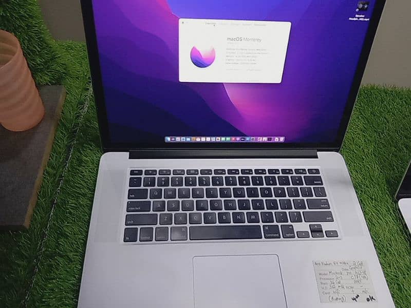 MacBook pro 15 inch Retina Display (2013) (2014) (2015) available 1