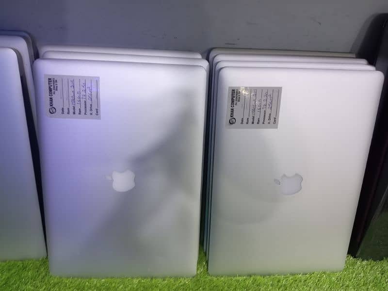 MacBook pro 15 inch Retina Display (2013) (2014) (2015) available 12