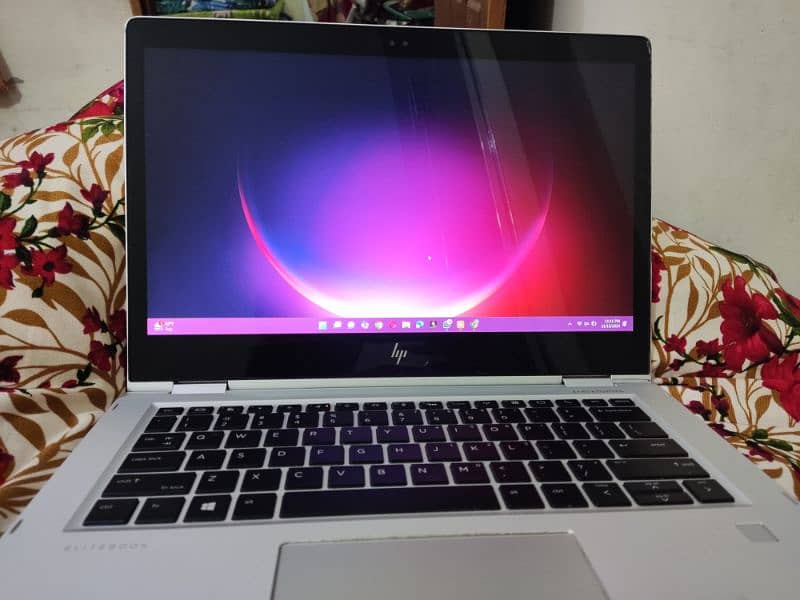 HP elite book 1030 G2 1