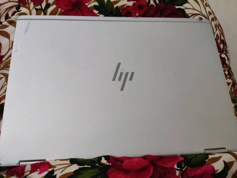 HP elite book 1030 G2 4