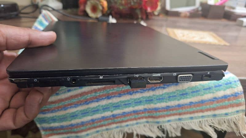 FUJITSU Touch screen Laptop P727 1