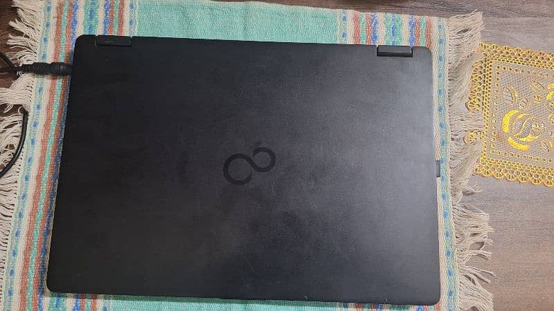 FUJITSU Touch screen Laptop P727 2