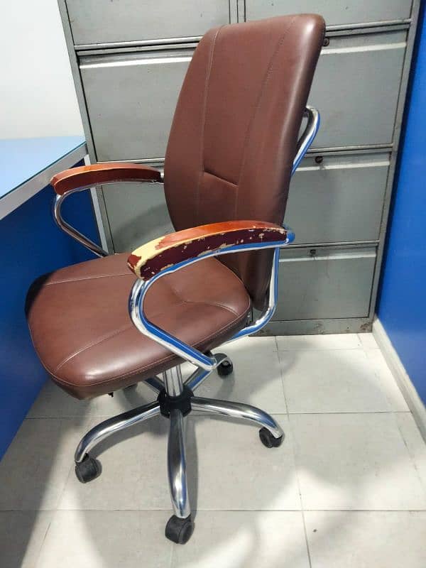 Office Chair in Good Condition for Sale 0