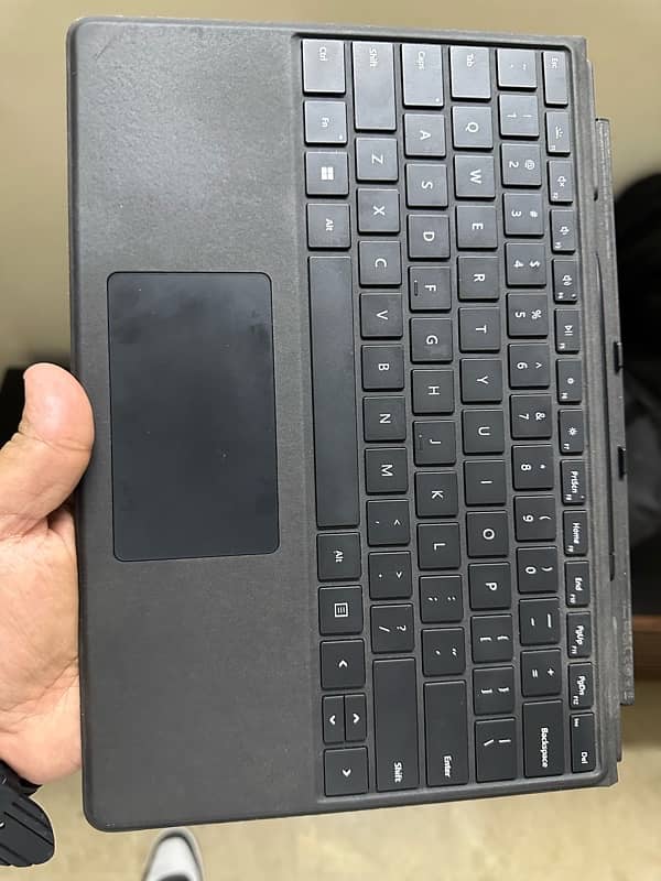 Microsoft Surface Pro 9 8/128 with Keyboard and Pen 3