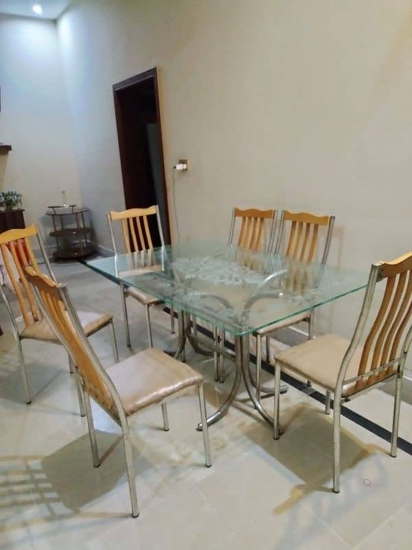 6 seater steel dinning table 4