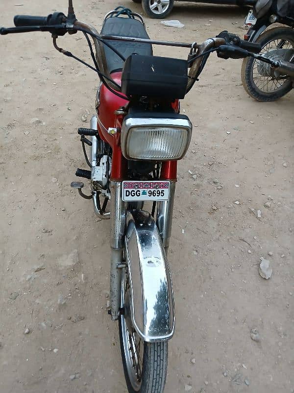 Honda CD70 urgent sale 0331.38 46 258 1