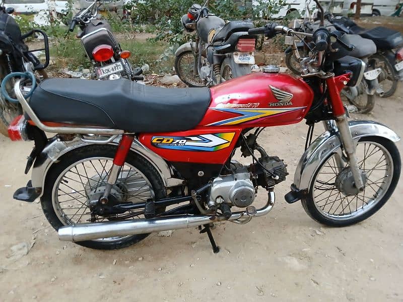 Honda CD70 urgent sale 0331.38 46 258 2