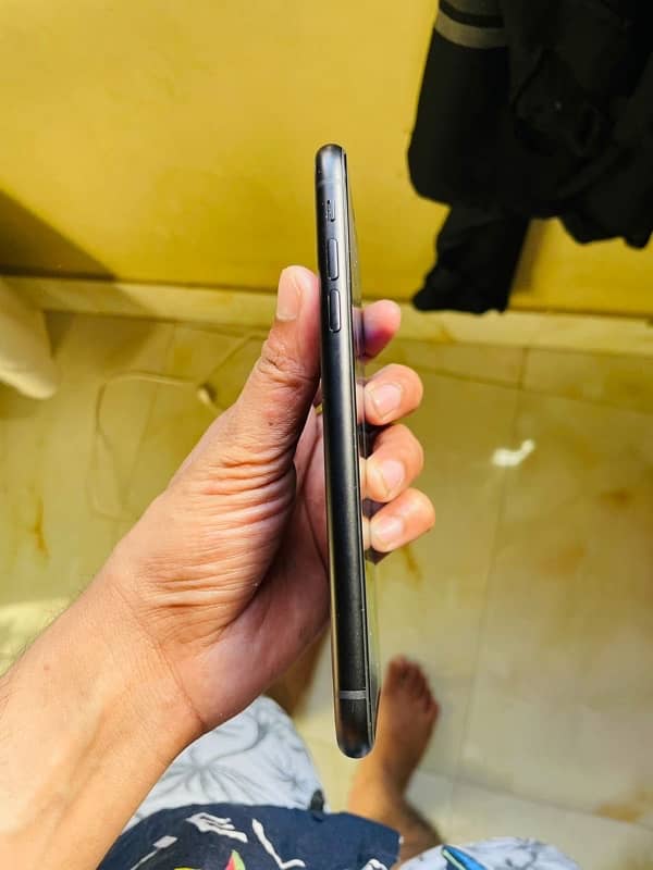 Assalamualikuam iPhone XR FACTORY UNLOCK 1