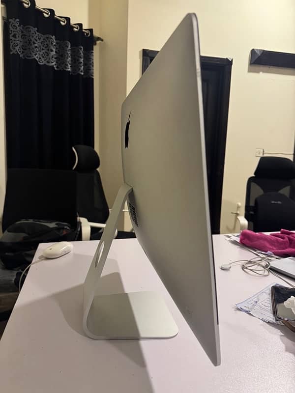 iMac  21.5 inch 2017 4