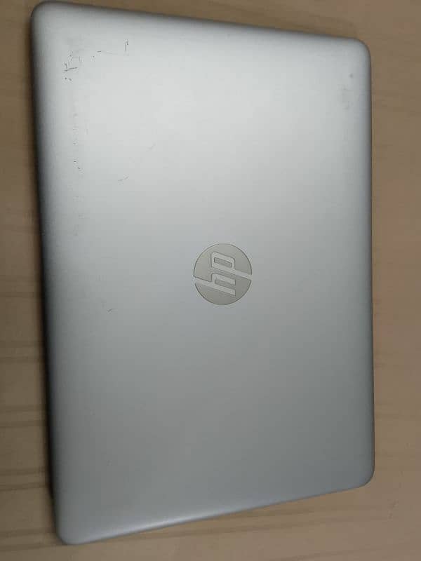 hp core i5 7 th gen  with charger & bag 1