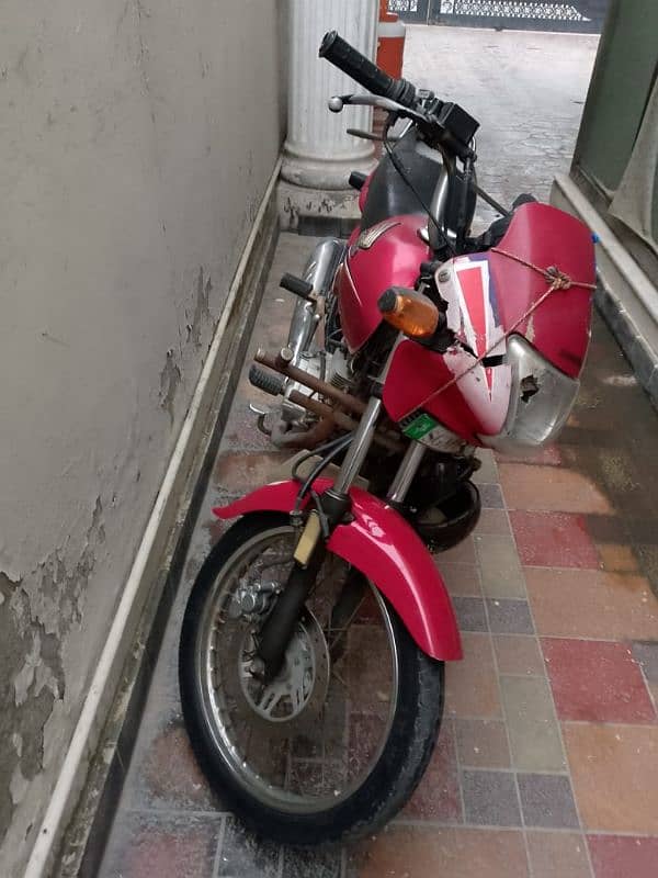 Honda Deluxe 125 2013 in Red 2